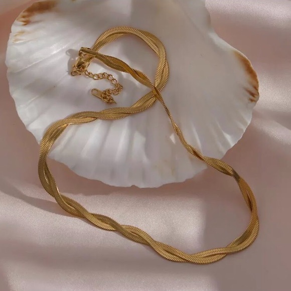 ⚜️[𝟯/$𝟯𝟴]⚜️NEW Gold Braided Herringbone Chain Necklace - Picture 6 of 11